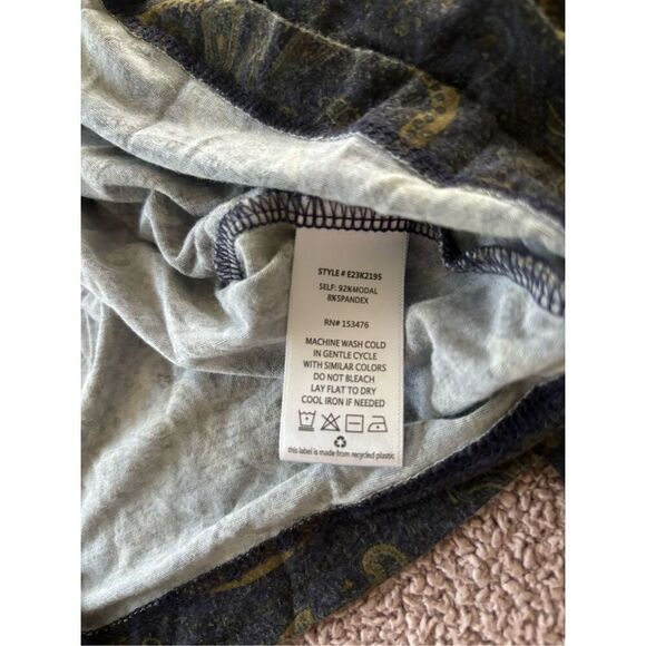 Evereve Size S Long Sleeve Paisley Turtle Neck Top Modal Blend Soft Fall Modest - Picture 5 of 5